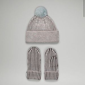Textured fleece hat and mittens